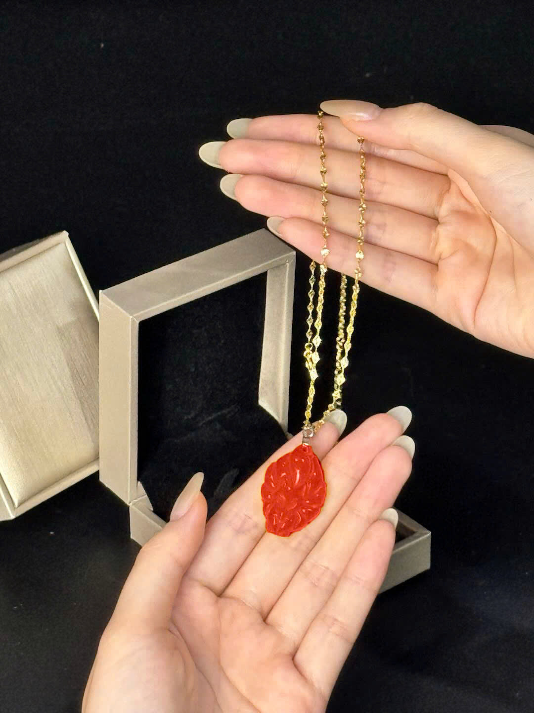 VÒNG CỔ HỒ LY CHÚA MAY MẮN