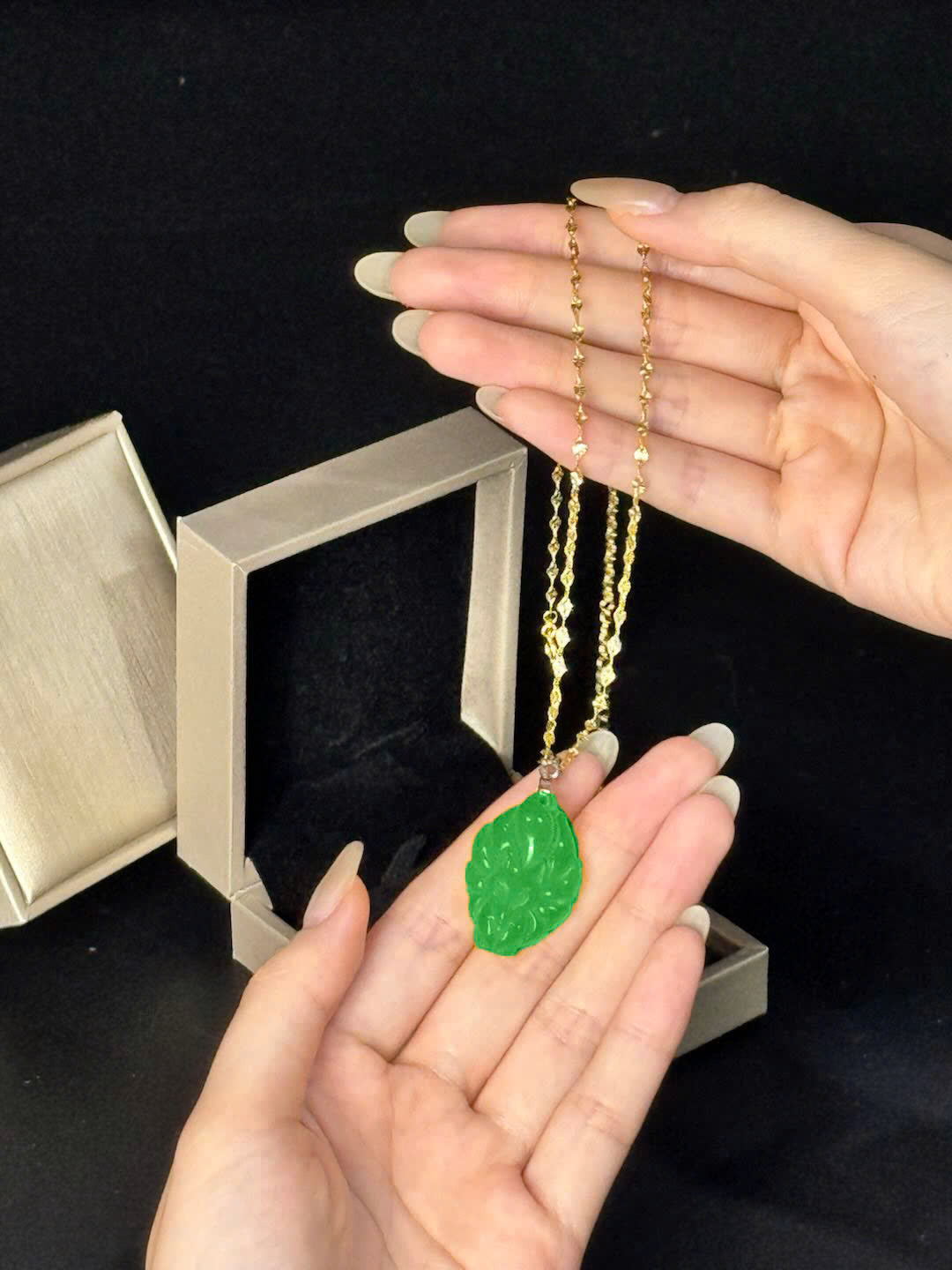 VÒNG CỔ HỒ LY CHÚA MAY MẮN